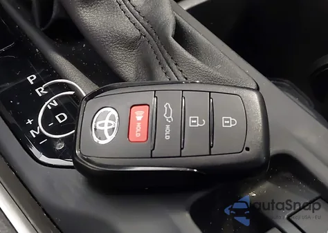 2024 Toyota Grand Highlander Xle из США, поврежденный, VIN 5TDAAAB50RS069927